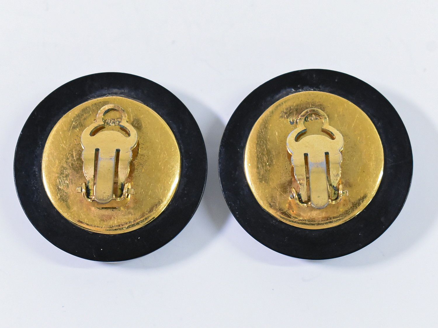 本物 シャネル CHANEL ココマーク マトラッセ イヤリング プラスチック GP ゴールド メッキ ブラック アクセサリー ジュエリー フォロー割