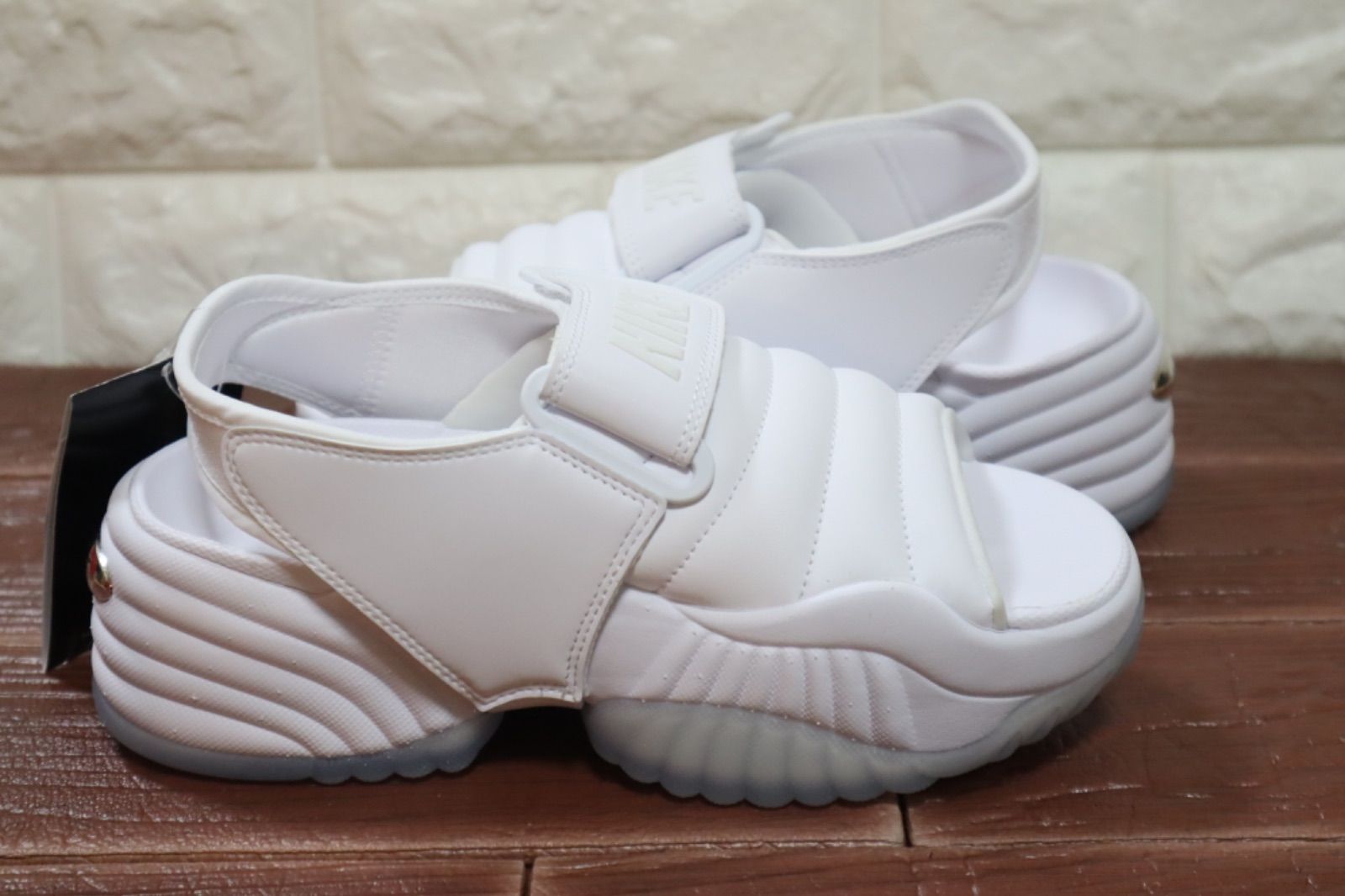 新品 27㎝　ナイキ　NIKE ウィメンズ　エア アジャスト フォース サンダル 新品 NIKE AIR ADJUST FORCE SANDAL ナイキ エア アジャスト