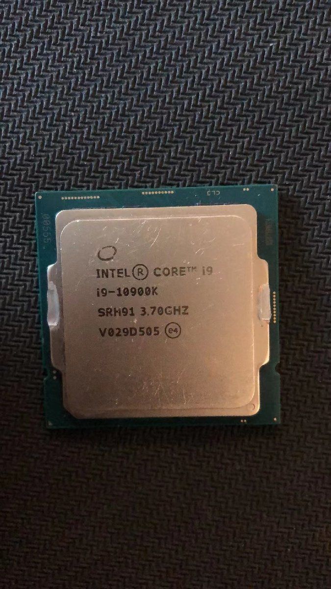 CPU インテルIntel Core I9-10900K プロセッサー 中古 動作未確認