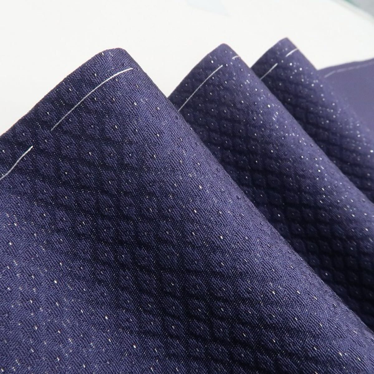 ❁tomihisa❁ 銀通し 着物 正絹 仕付け糸付 和装の頼れる味方 深紫で装いを引き締めて 小紋 色無地 6972