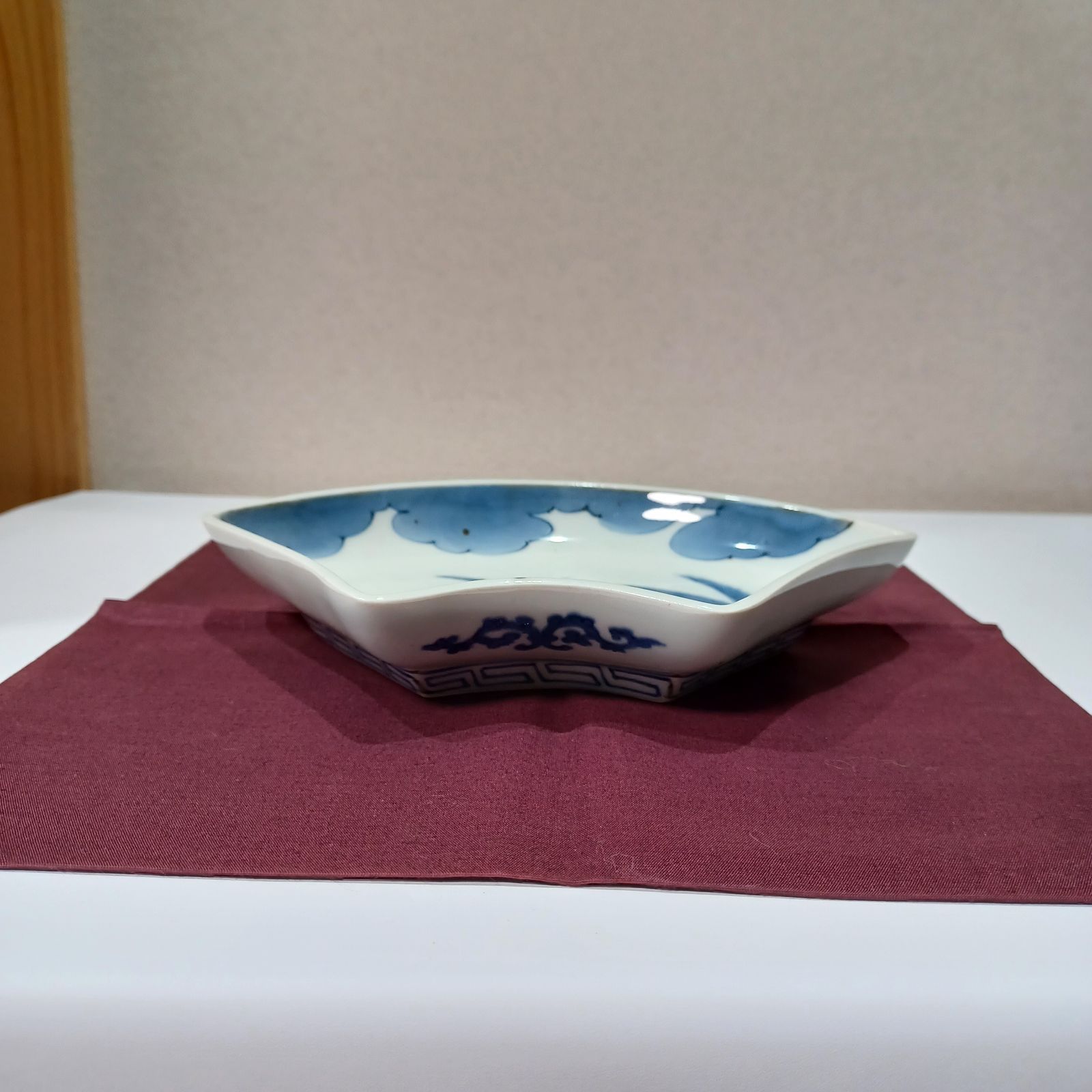 古伊万里 染付遊狗図 扇面皿 - メルカリ