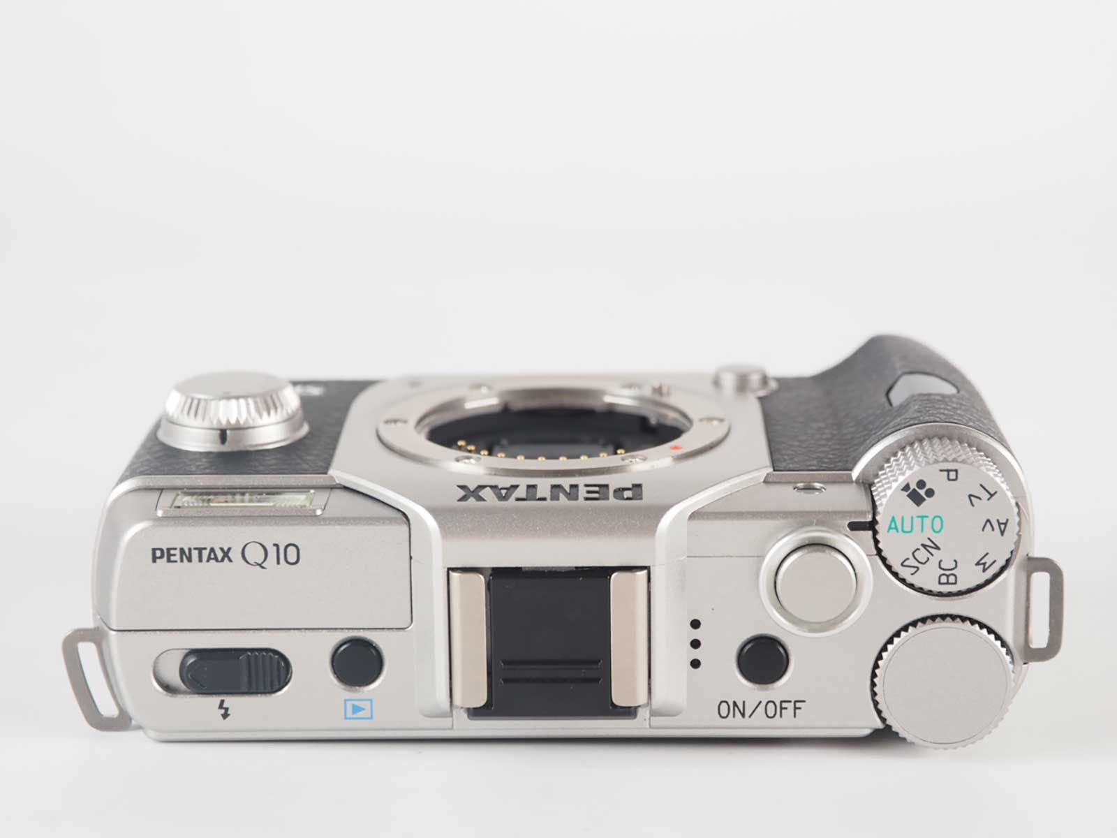 ペンタックス Pentax Q10 Silver 12.4MP Digital Camera 02