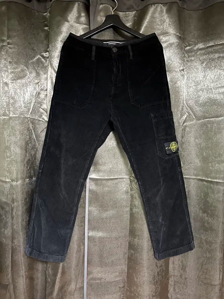 30 STONE ISLAND ストーンアイランド 黒 コーデュロイ カーゴ ズボン