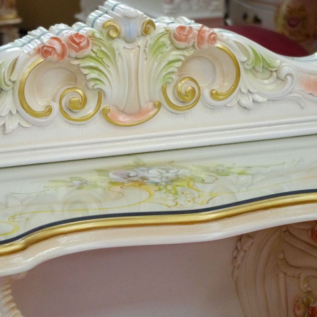 ☆秋のお買得セール中!☆ 上品ロココドレッサー3点セット ☆秋のお買得セール中!☆ 上品ロココドレッサー3点セット