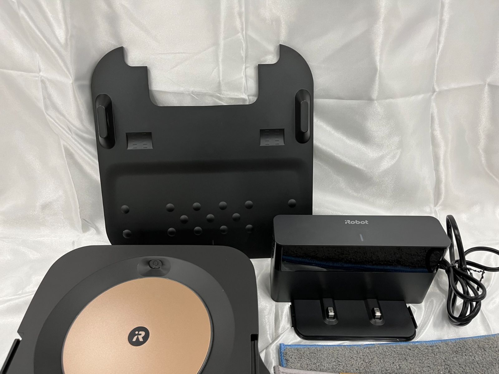 iRobot Braava Jet m6 ブラック床拭きロボット型番m6133 Amazon | アイ