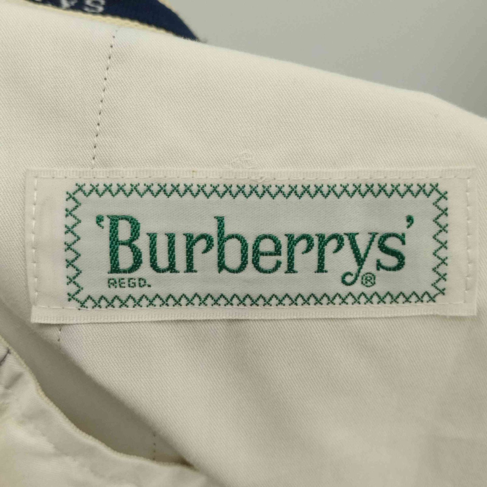 バーバリーズ BURBERRYS 緑タグ ロゴ刺繍 センタープレス