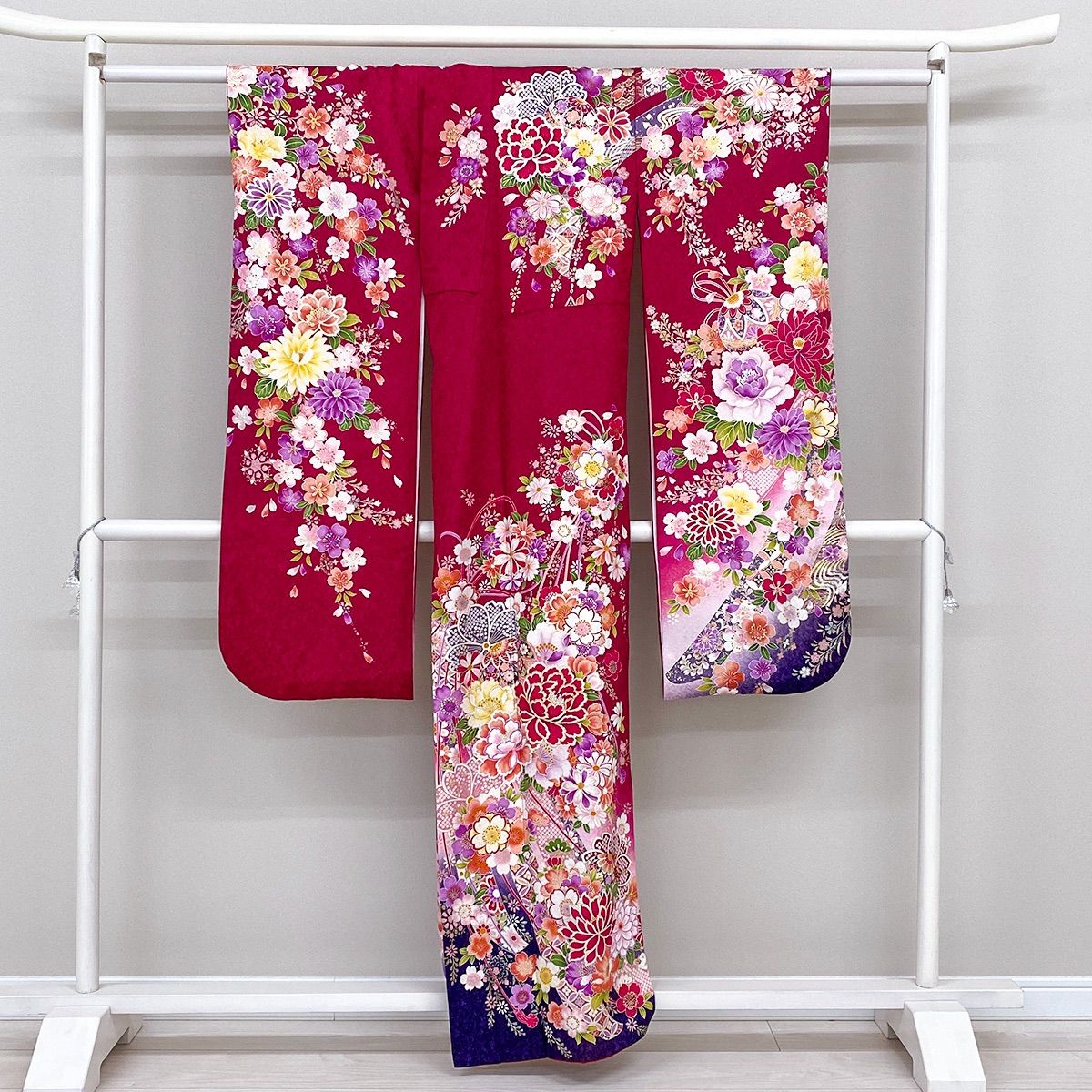 futx144 正絹 豪華 振袖 美品 赤色 ガード加工 牡丹柄 7号 - メルカリ