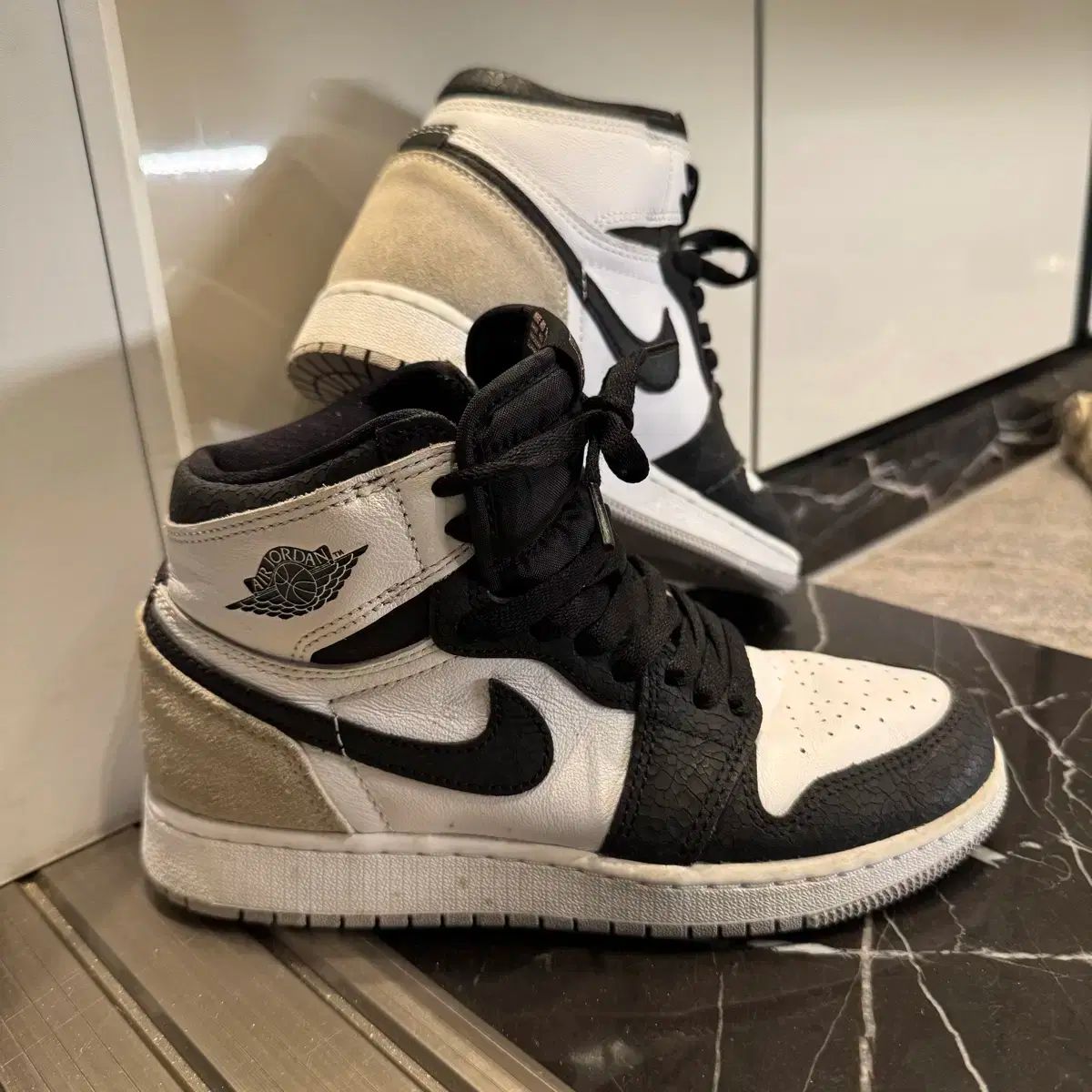NIKE(ナイキ) エア ジョーダン ハイ ブリーチド コーラル 230