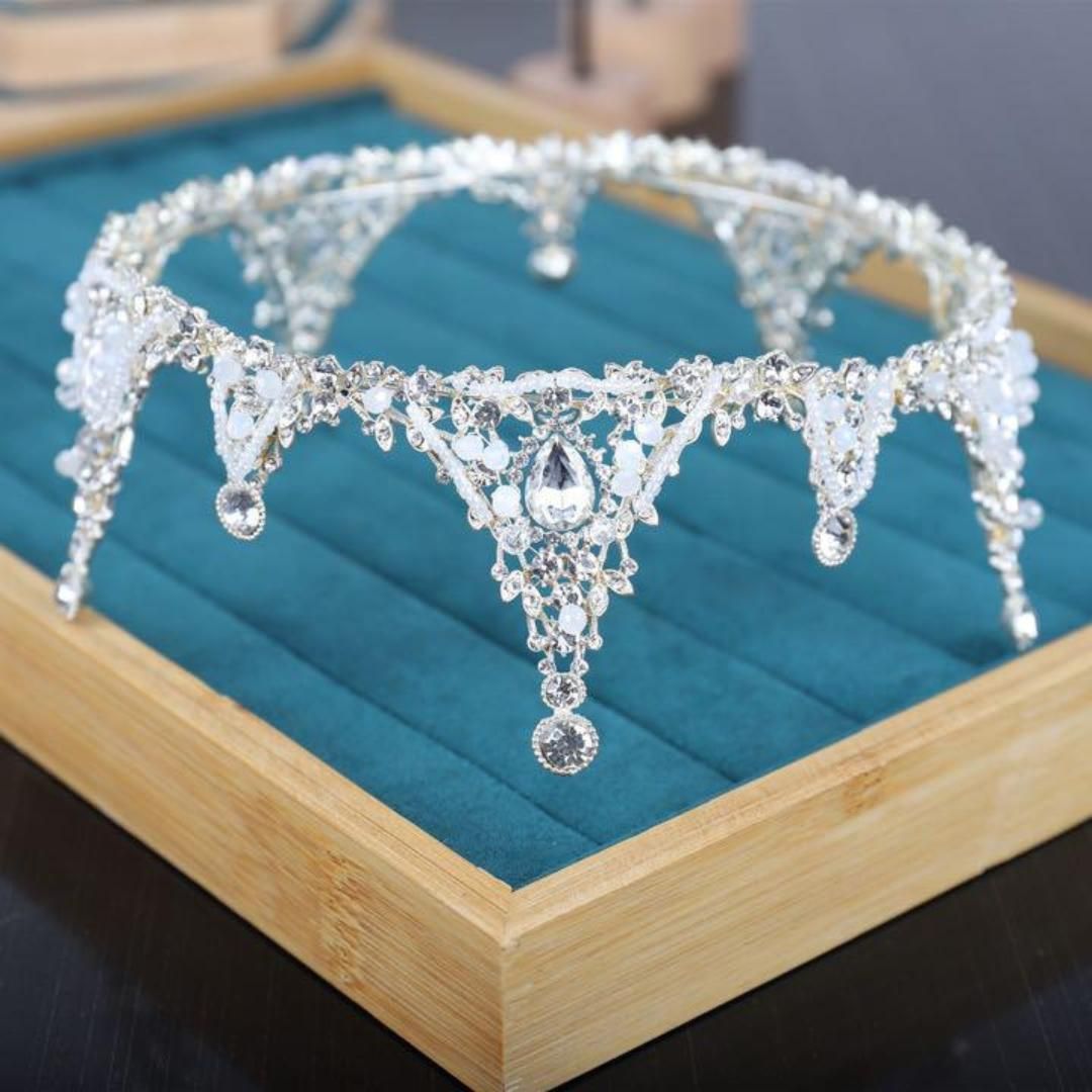 【極美品】クラウン ティアラ 結婚式 披露宴 二次会  ヘアアクセ シルバー 楽天市場】送料無料 ティアラ 花嫁 ウエディング 結婚式