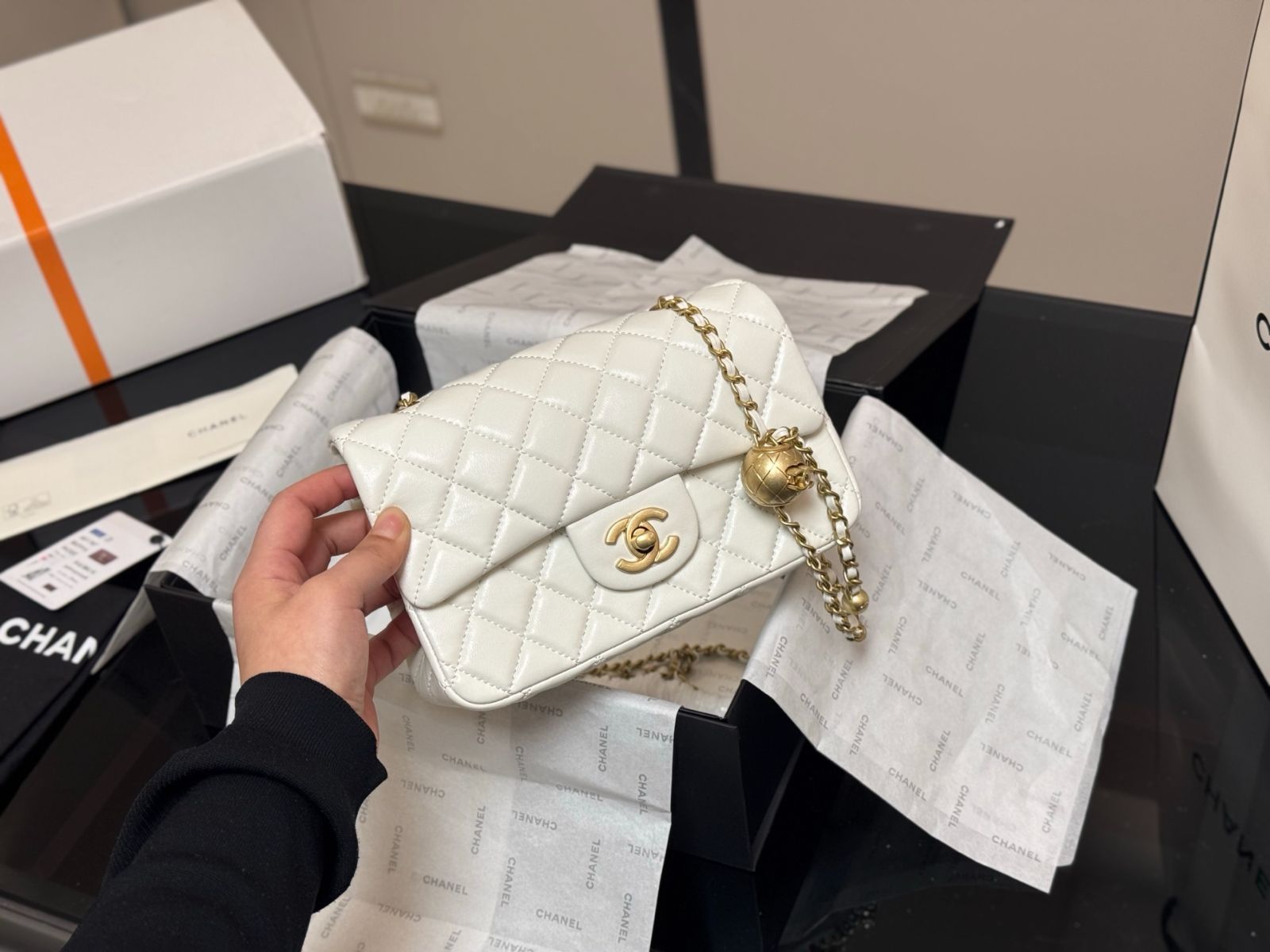 国内発送シャネル パリ-ドバイ メダルフラップバッグレディ 高価買取】【CHANEL】シャネル A92236 トップハンドルフラップ