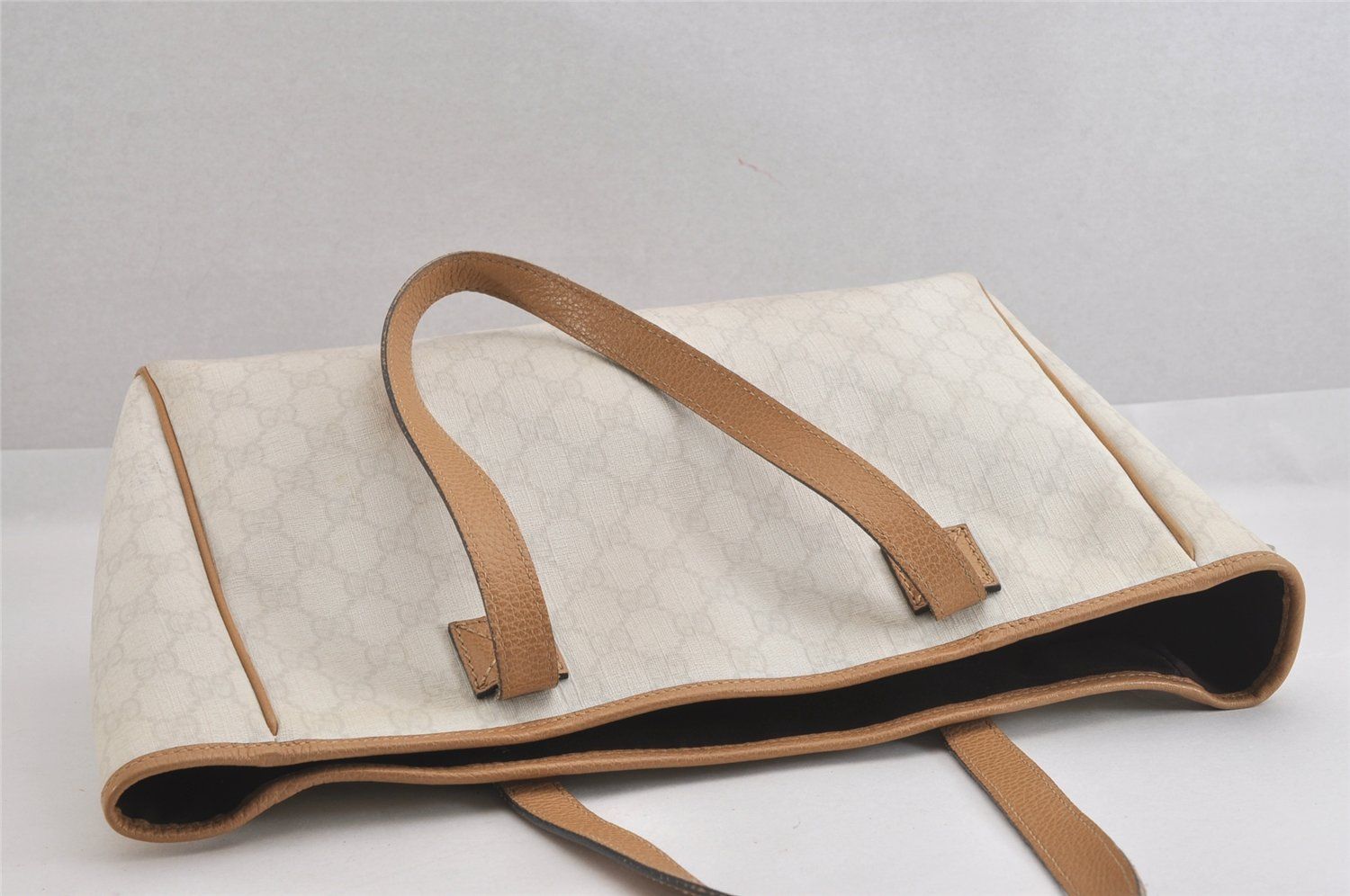 GUCCI グッチ