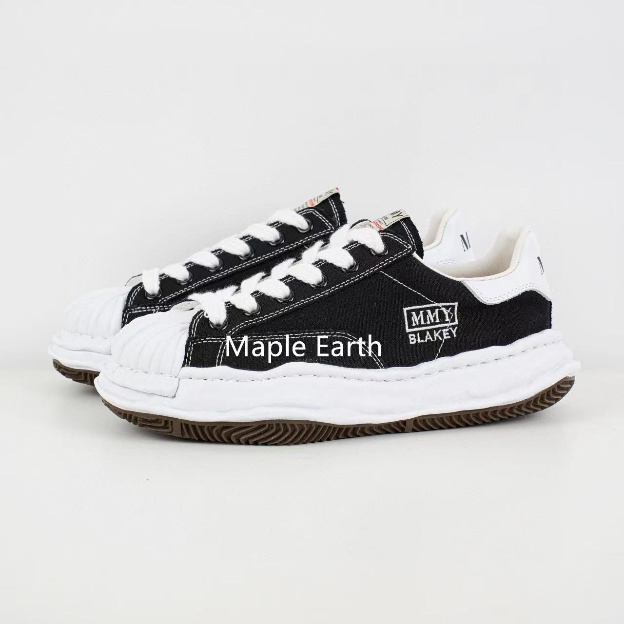 美品】Maison Mihara Yasuhiro BLAKEY スニーカー 44 黒 ミハラ 美品】Maison Mihara Yasuhiro BLAKEY スニーカー 44 黒 ミハラ