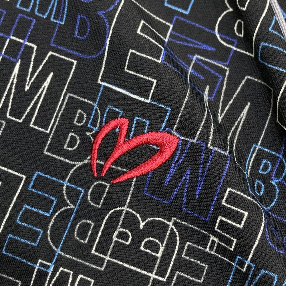 サイズ：2 MASTER BUNNY EDITION マスターバニーエディション  フード付 ハーフジップ 半袖Tシャツ ロゴ 総柄 ブラック系 [240101457523] ゴルフウェア レディース ストスト MASTER BUNNY EDITION マスターバニーエディション フード付