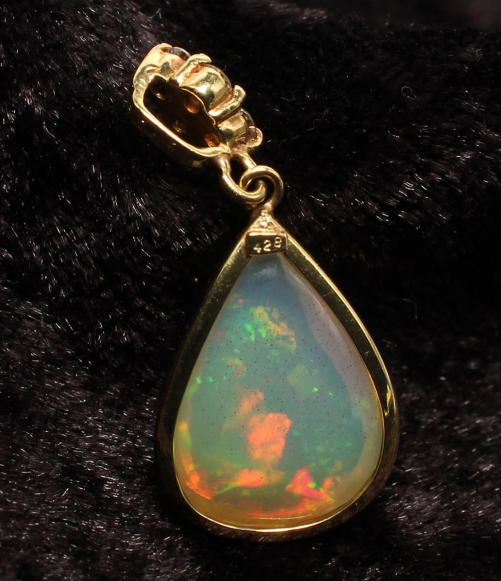ペンダントトップ K18 ホワイトオパール 4.28ct ダイヤ 0.14ct