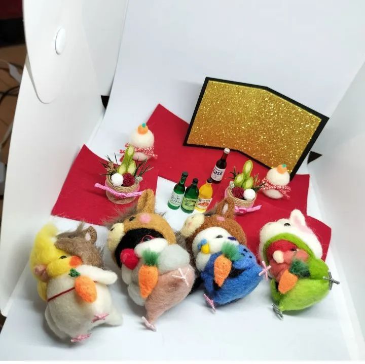 【れもん】羊毛フェルト インコちゃんのお正月飾り オーダーページ れもん様専用】羊毛フェルト インコちゃんのお正月飾り オーダーページ