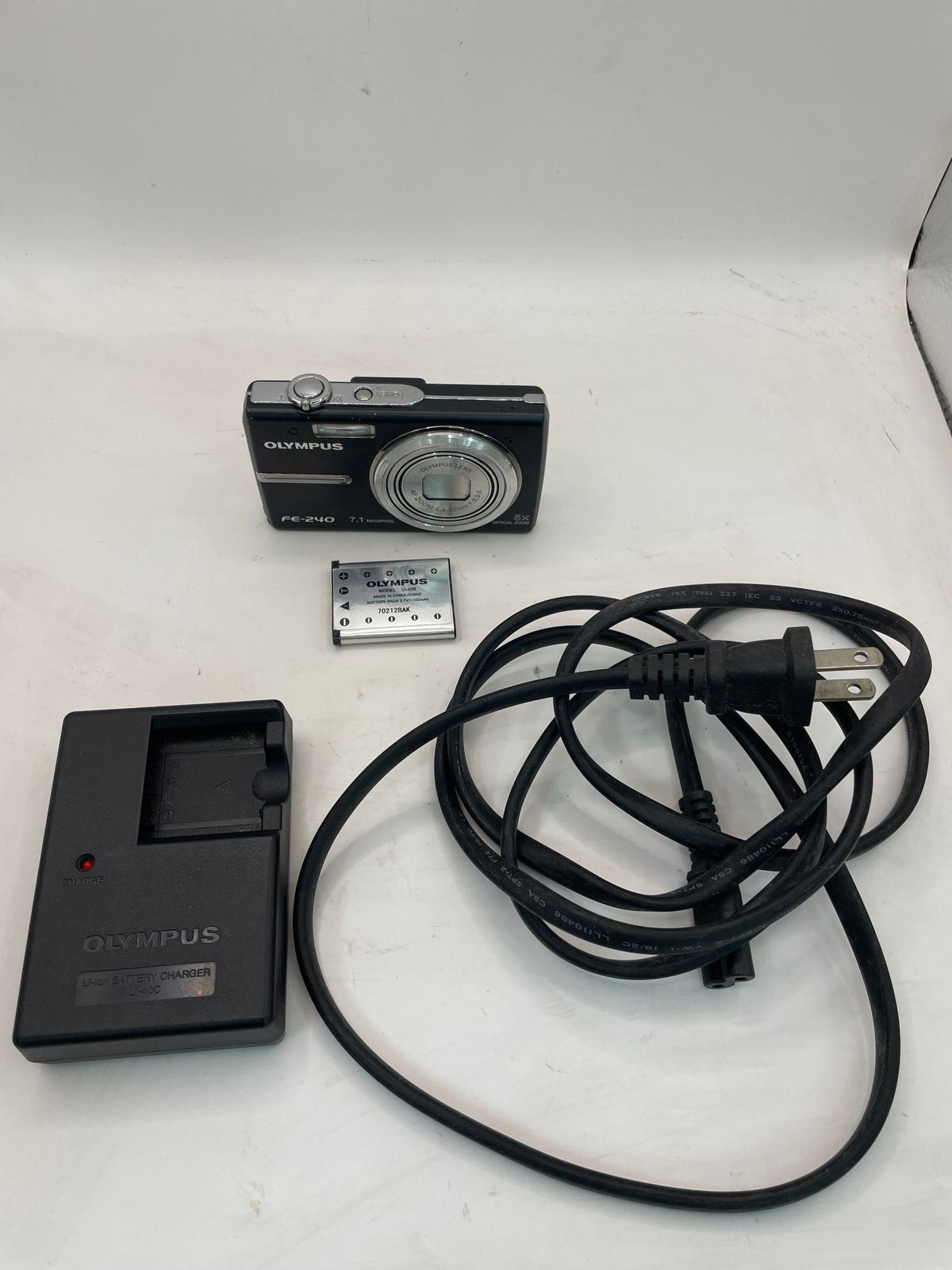 動作確認済み OLYMPUS オリンパス FE-240 カメラ コンパクトデジタル