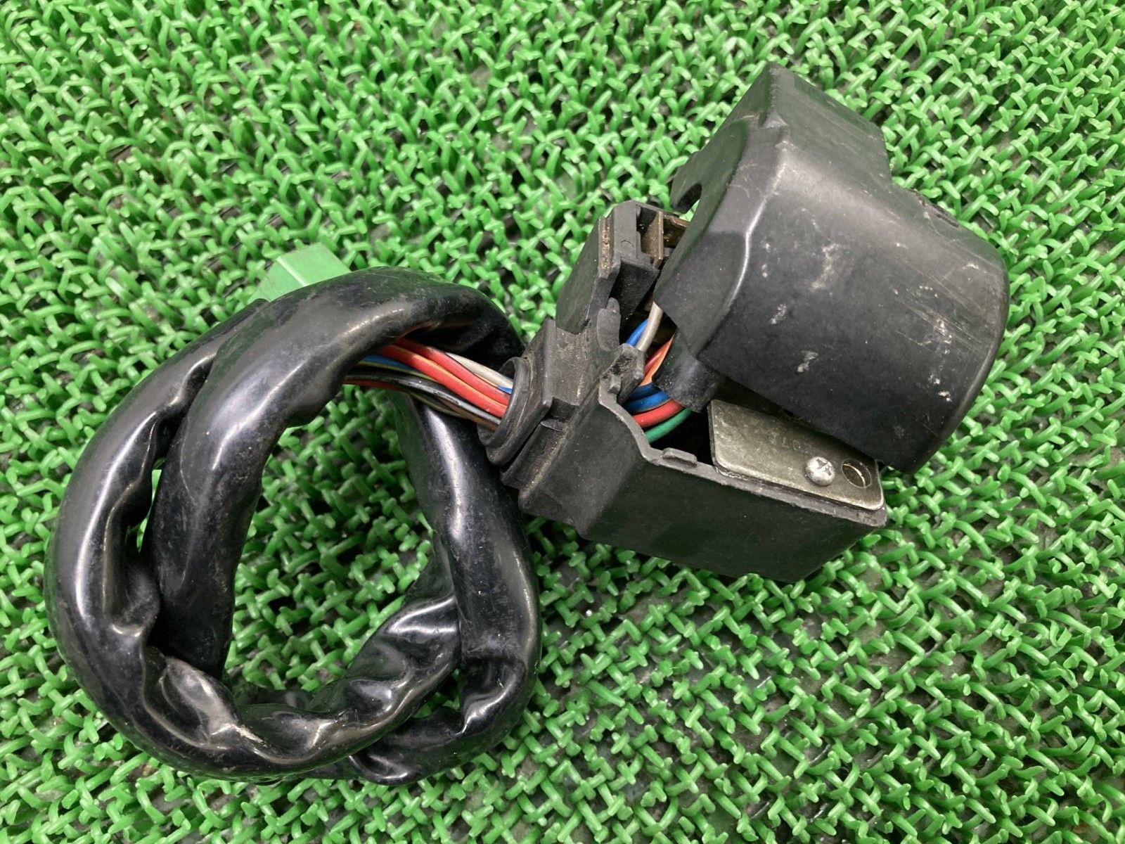 GPZ400F ハンドルスイッチ 左 016 カワサキ 純正 バイク 部品 ZX400A 当時物 スイッチボックス 割れ欠け無し 品薄 Vu WWW_OLIVIERBERNSTEIN_COM