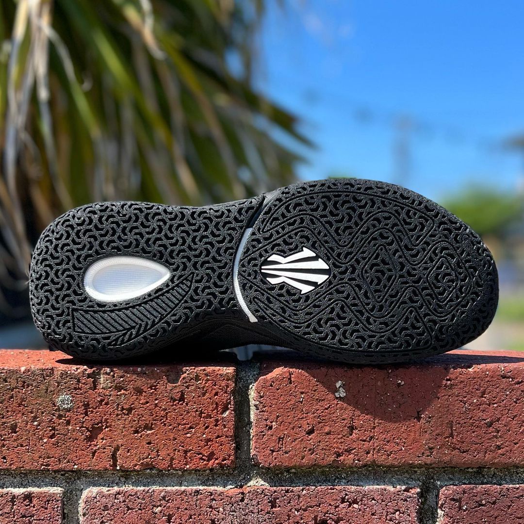 ANTA KAI 1 'BLACK KNIGHT' アンタ カイ 1 カイリー アービング