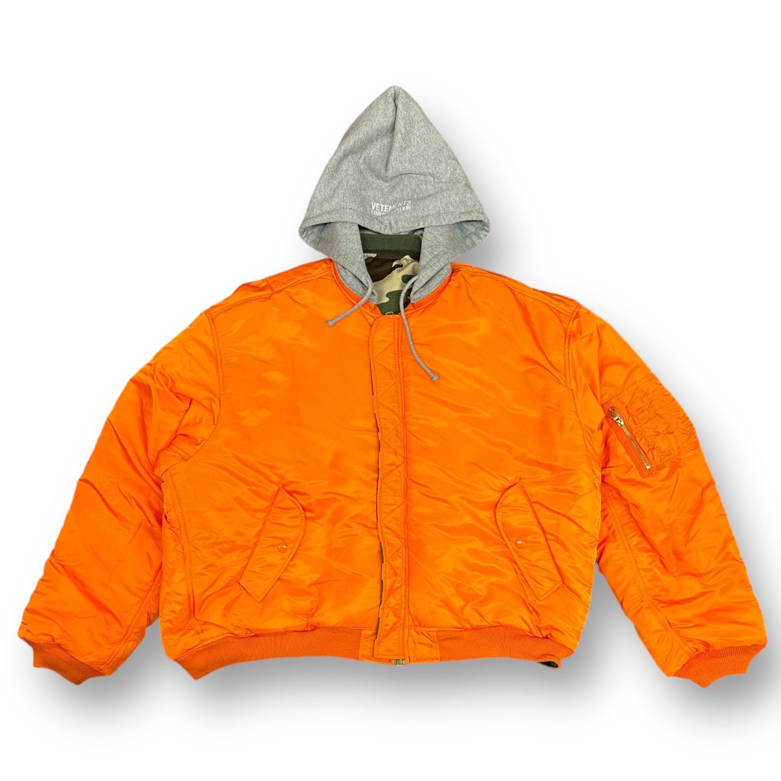 VETEMENTS 22AW ALPHA HOODED CAMO BOMBER UA53JA900 コラボ