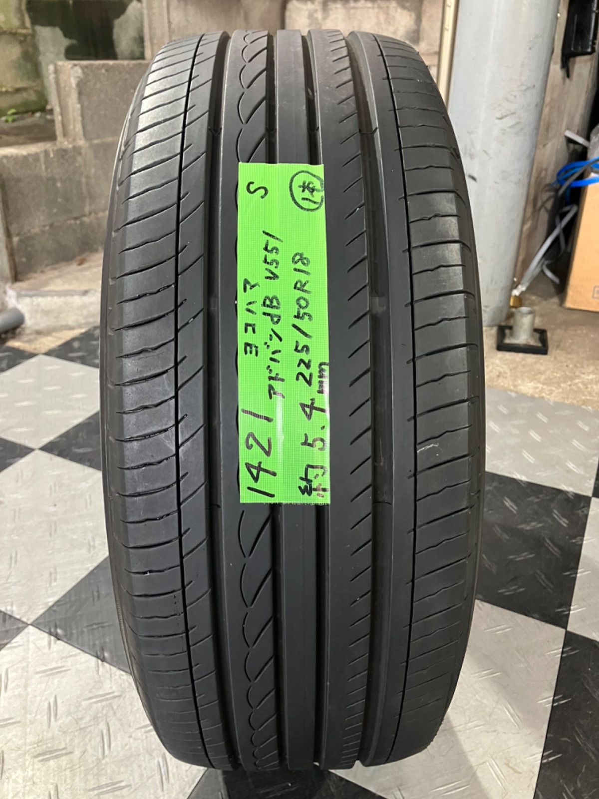 送料込み］YOKOHAMA ADVAN dB V551 ヨコハマ アドバン デシベル V551 225/50R18 95V 中古タイヤ1本 - メルカリ