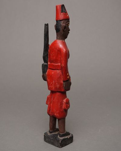 アフリカ コートジボワール コロン人形 Mサイズ No.35 兵隊 木彫り 彫刻 置物 アフリカ雑貨 - メルカリ