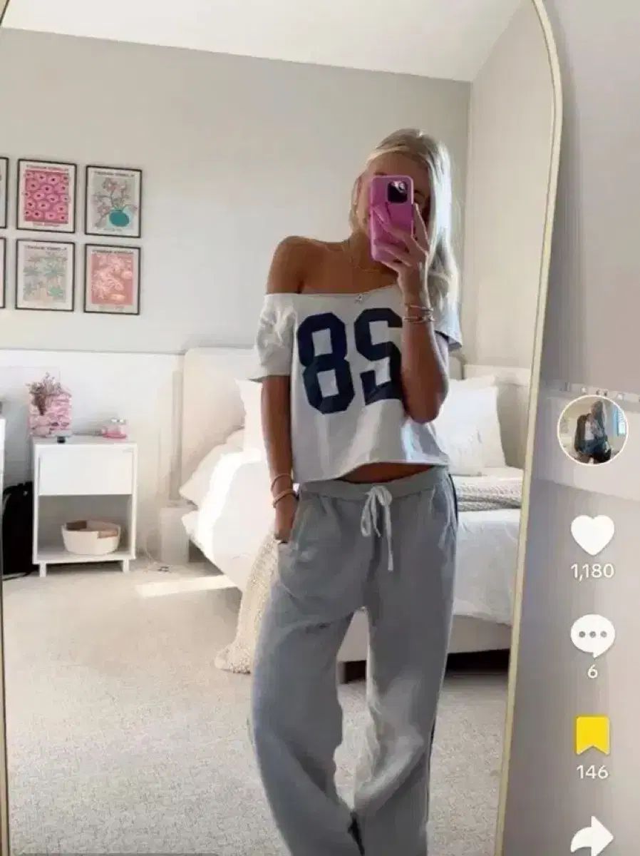 Brandy Melville ブランディー メルビル Robyn 28 トップス