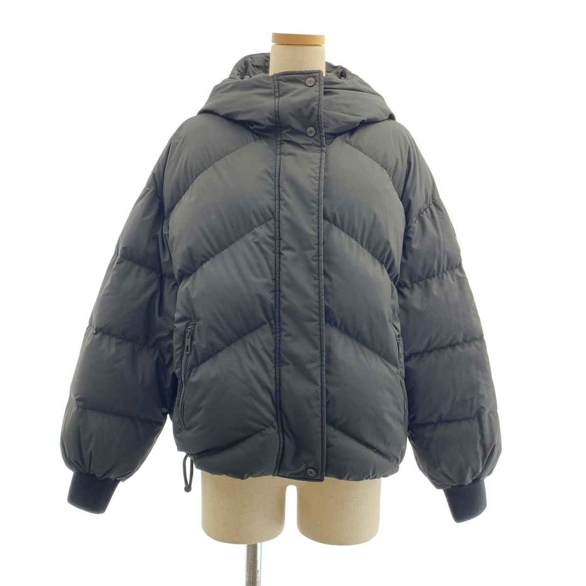 HERMES | エルメス | 2025AW | セリエボタン ロゴジップ ドローストリング ダウン ジャケット フーディ | 36 | ブラック | レディース