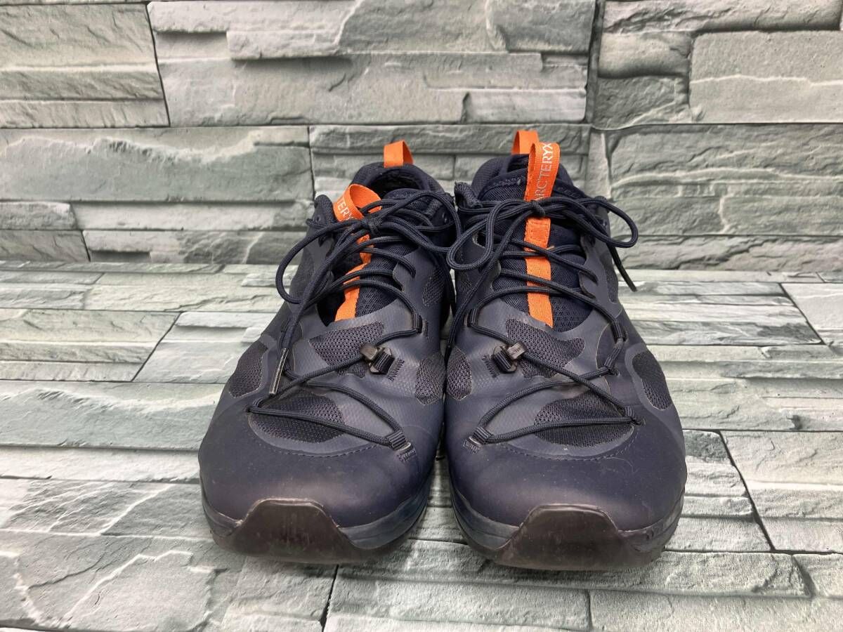 ARC’TERYX 068686-303669-12|16 NAV ORG スニーカー|アークテリクス|ネイビー