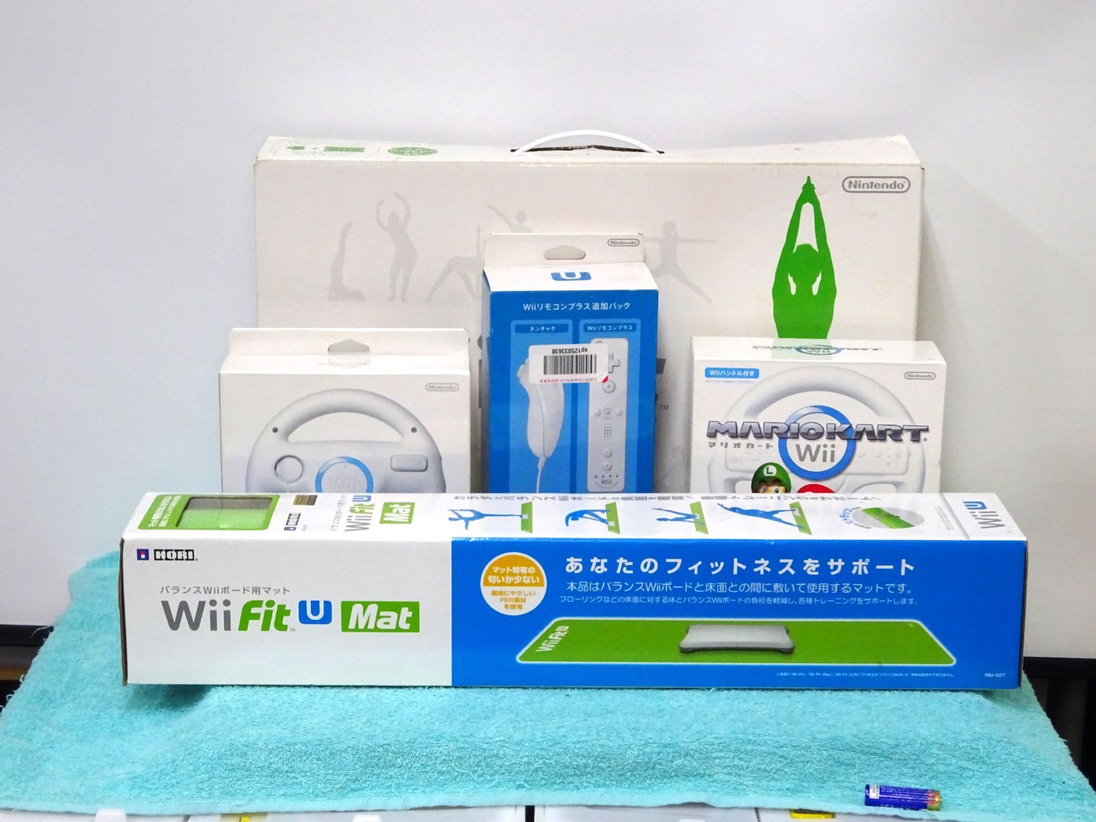 NintendoWii本体とWiiフィットまとめて Wii とWii fit 別売可能