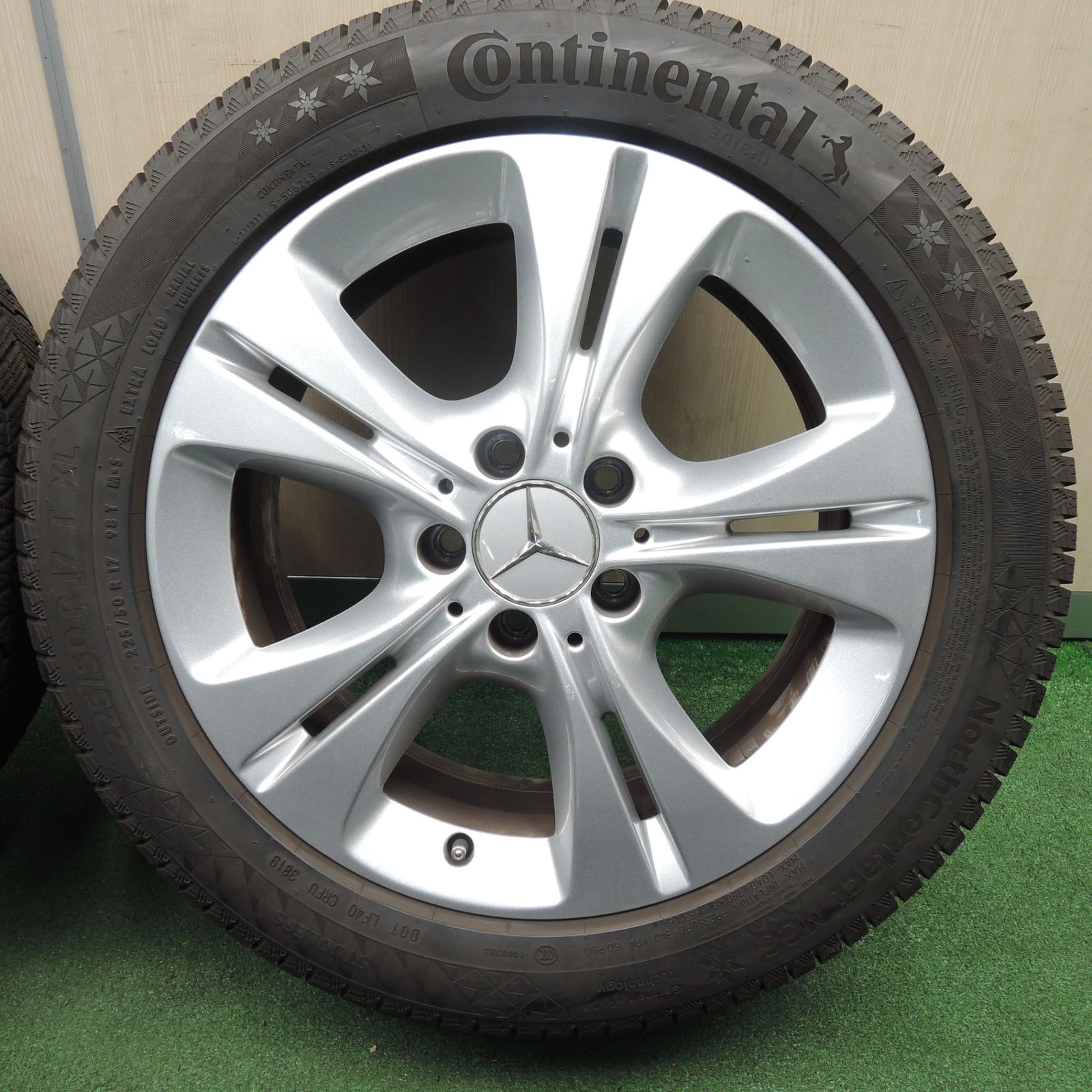 送料無料* バリ溝！キレイ！9分☆ベンツ Cクラス W205 純正 225