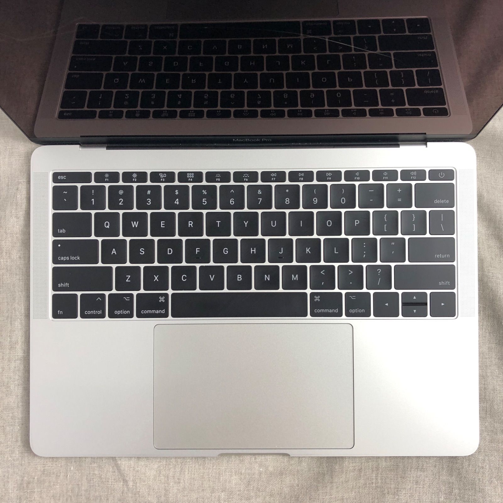 ◇ジャンク品・本体のみ◇Apple MacBook Pro (13-inch, 2017, Thunderbolt 3ポートx 2)  【i5・256GB】☆起動不可 A1708 EMC3164 /LT-JUNK-231340（79482） - メルカリ