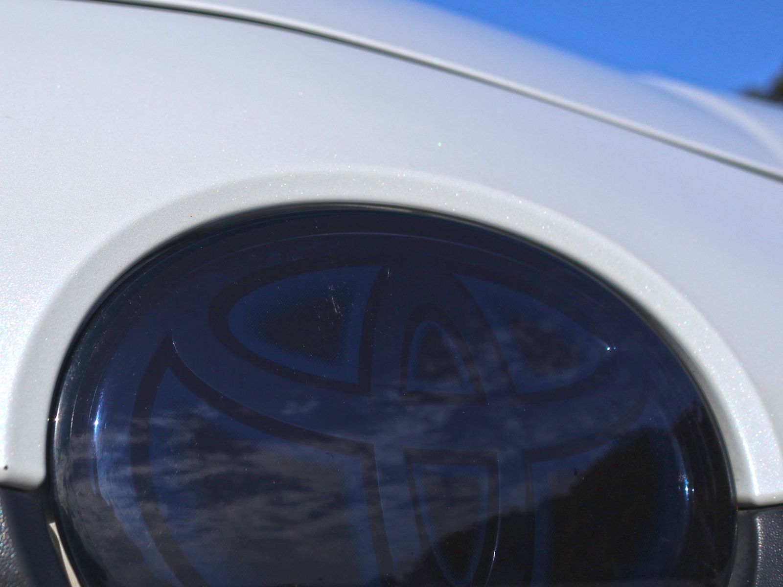 Tint+再利用Okエンブレム スモークフィルム後期プリウス50(スモーク20％)  ZVW50/ZVW51/ZVW55 vvw zvw50 zvw51