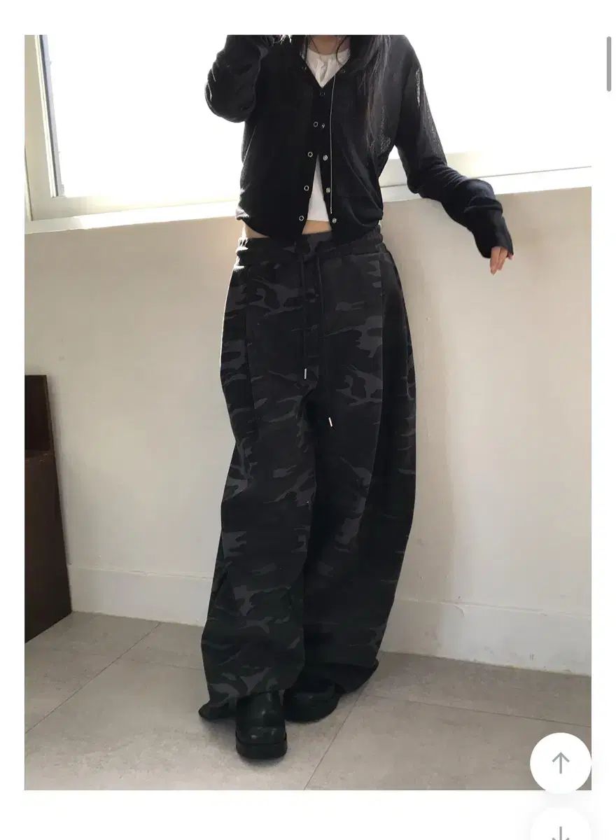房の付いた veil camo pants