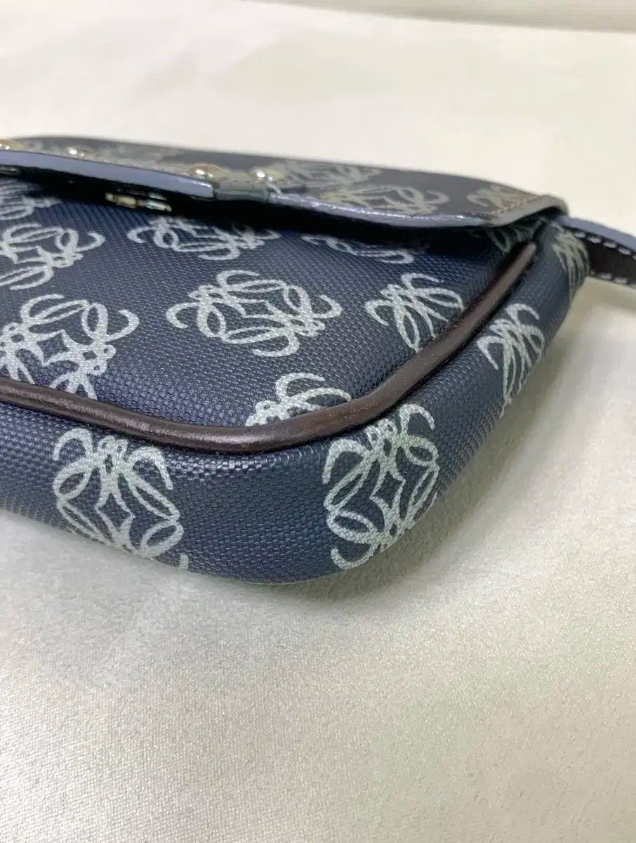 LOEWE ロエベ