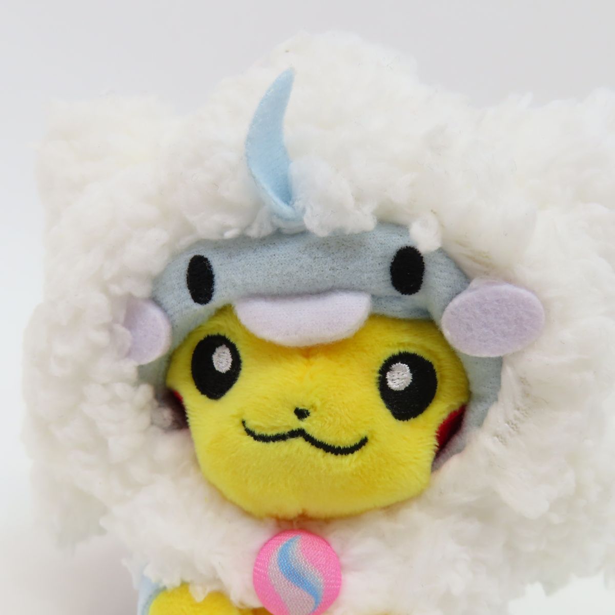 ポケモンセンター メガチルタリスのポンチョを着たピカチュウ
