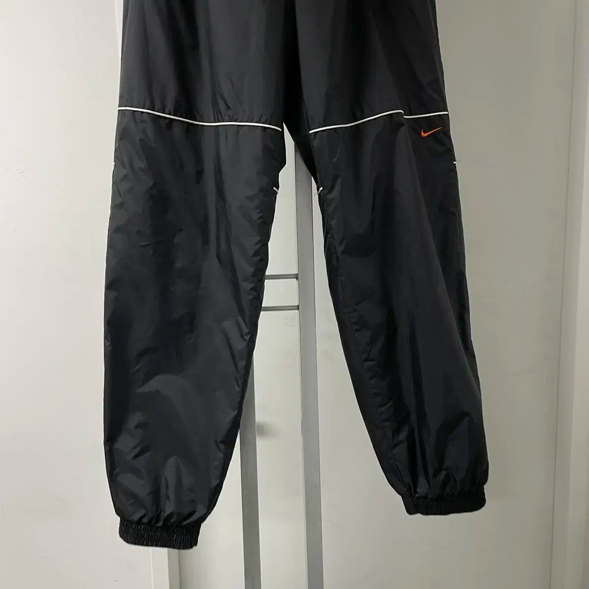 NIKE キルティングパンツ ブラック Lサイズ - メルカリ