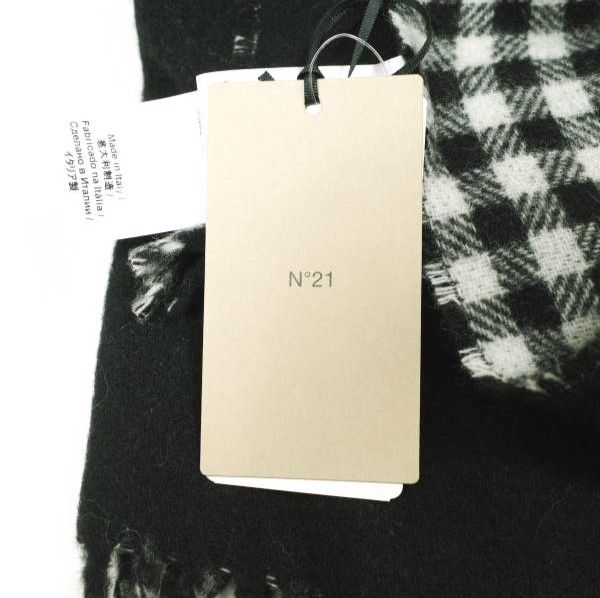 N°21 ヌメロヴェントゥーノ 22AW イタリア製 ギンガムチェック リバーシブルポンチョ AE MANTELLA 22I-6903-6983 ONE SIZE BLACK WHITE 定価82 500円 フリンジ ブランケット ケープ コート SIROKUMA-CORPORATION_COM
