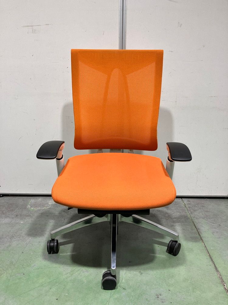 品 イトーキ セレーオシリーズ 可動肘付セレーオチェア KF-577JB オレンジ