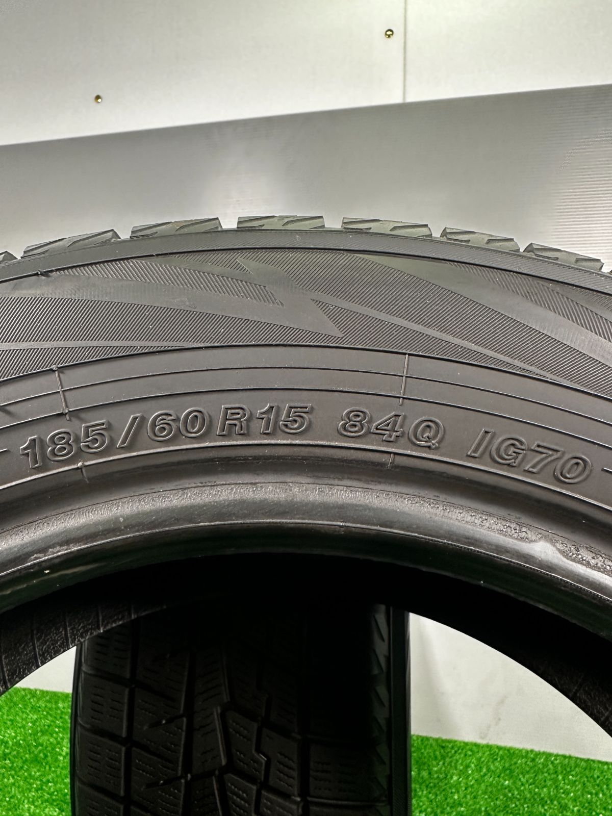 即日発送 185/60R15 84Q スタッドレスタイヤ 4本 ダンロップ ウィンターマックス 02(WM02) 新品 良品 フィット 185⁄60R15 バリ山スタッドレス シャトル グレイス