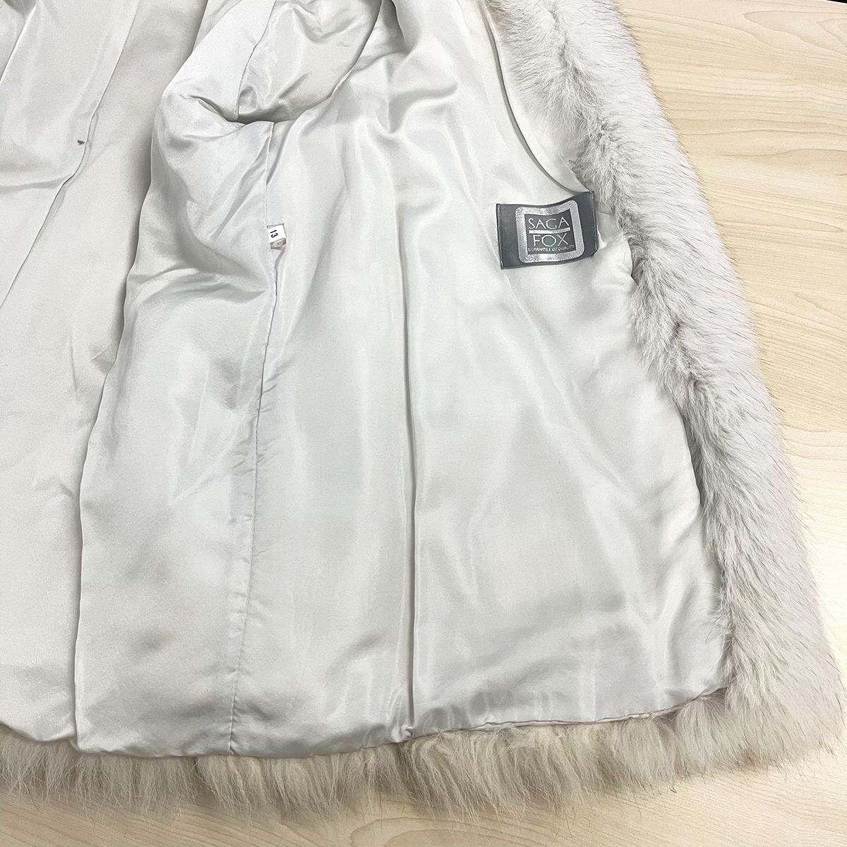 SAGA FOX サガフォックス コート 毛皮 ホワイト グレー 銀タグ SAGAFOX サガフォックス ファーコート リアルファー 毛皮