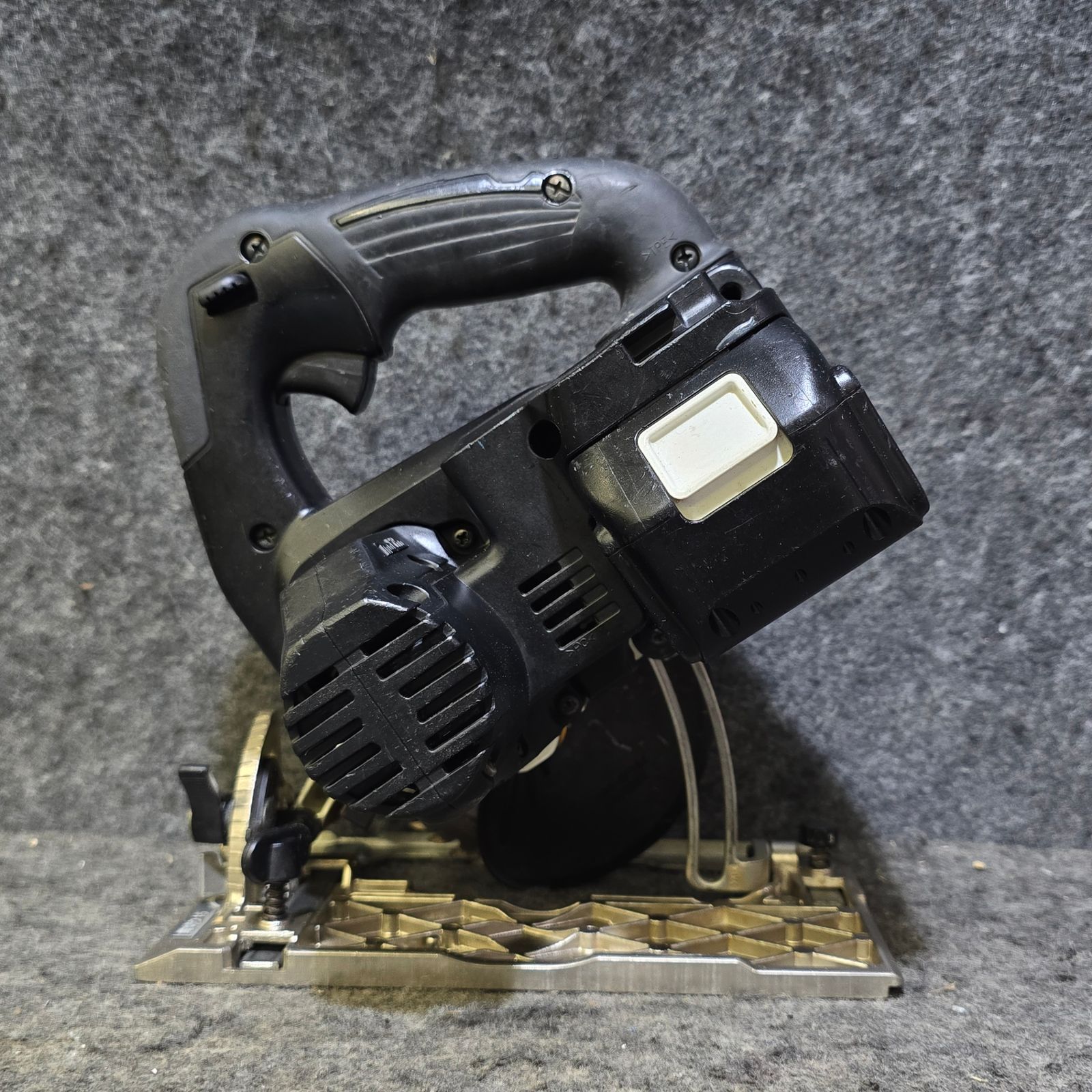 品 18V 3.0Ahバッテリ付き マキタ makita コードレス丸のこ HS471DZB 桶川店