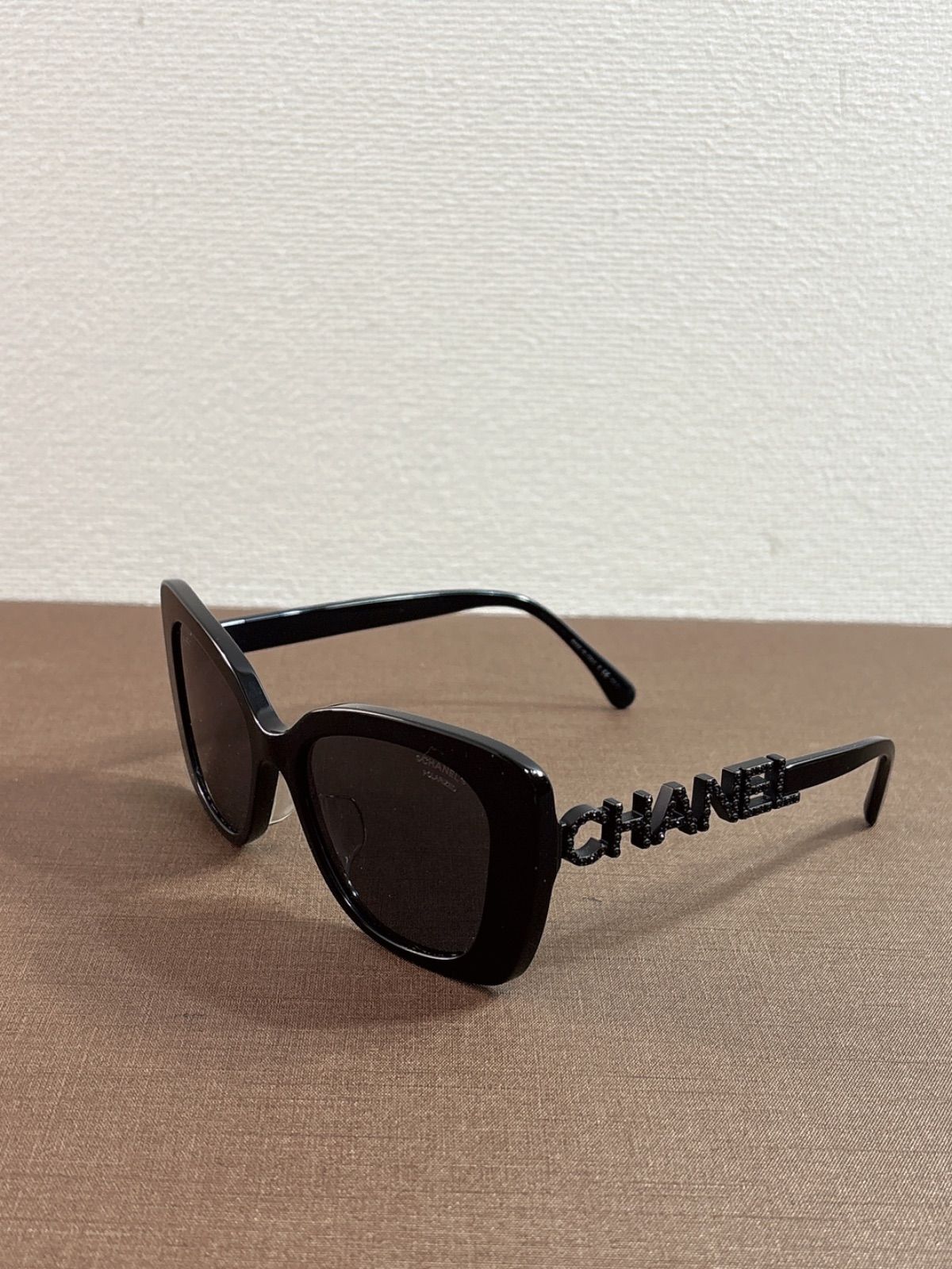 CHANEL サングラス ロゴ ココマーク 5422 ラインストーン ブラック CHANEL サングラス ロゴ ココマーク 5422 ラインストーン