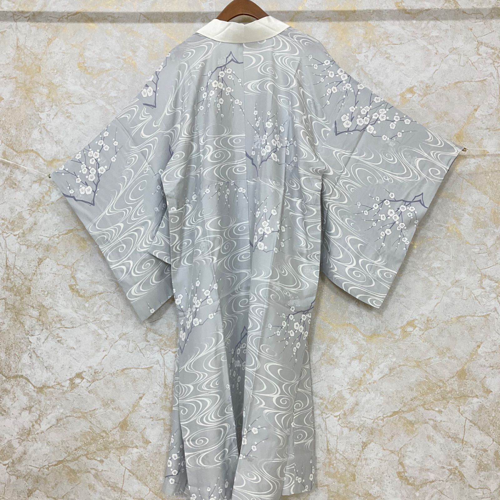 kimono+one◇未使用同然◇梅模様◇長襦袢◇グレー◇正絹◇半襟付き◇単 