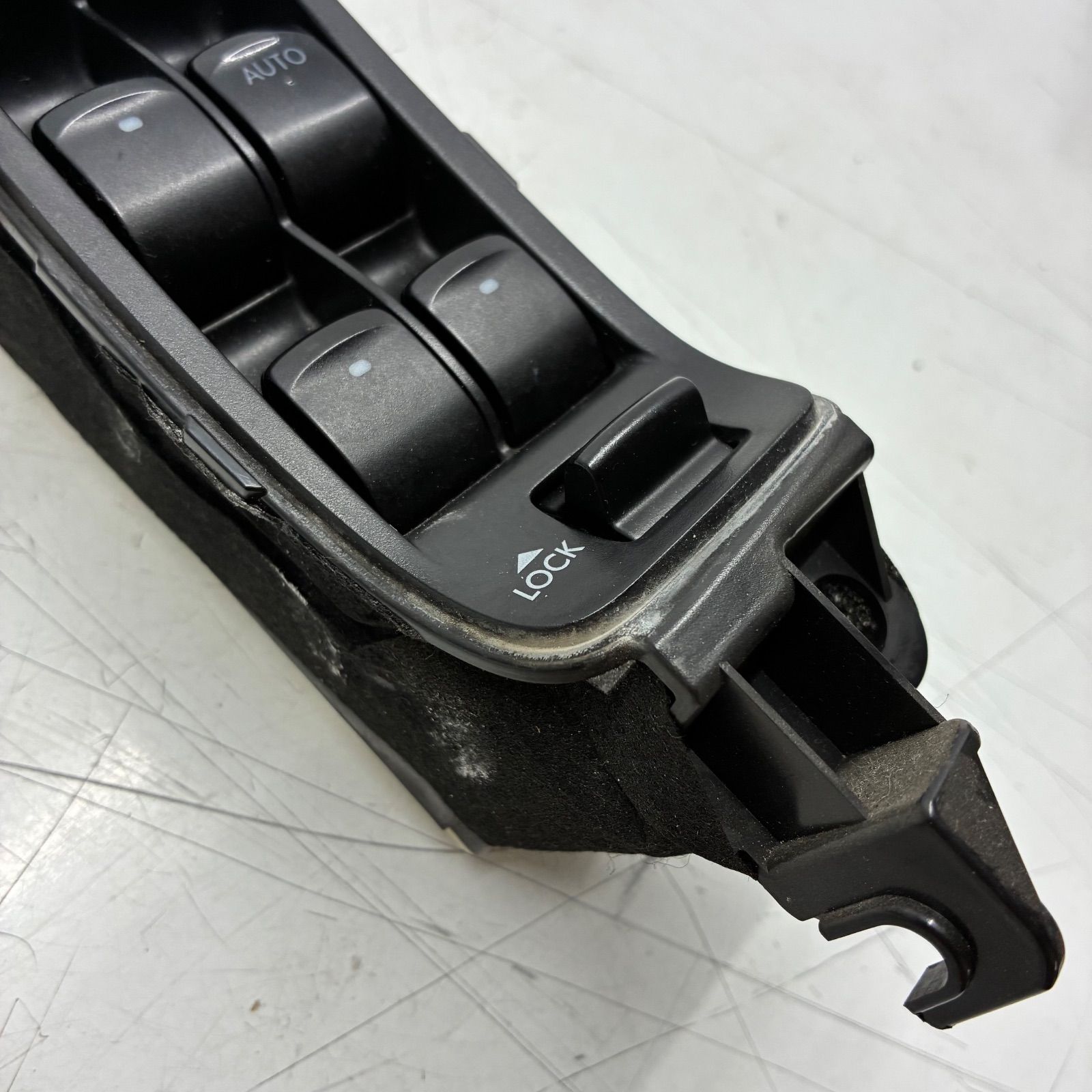 BP9　レガシィ　パワーウインドースイッチ