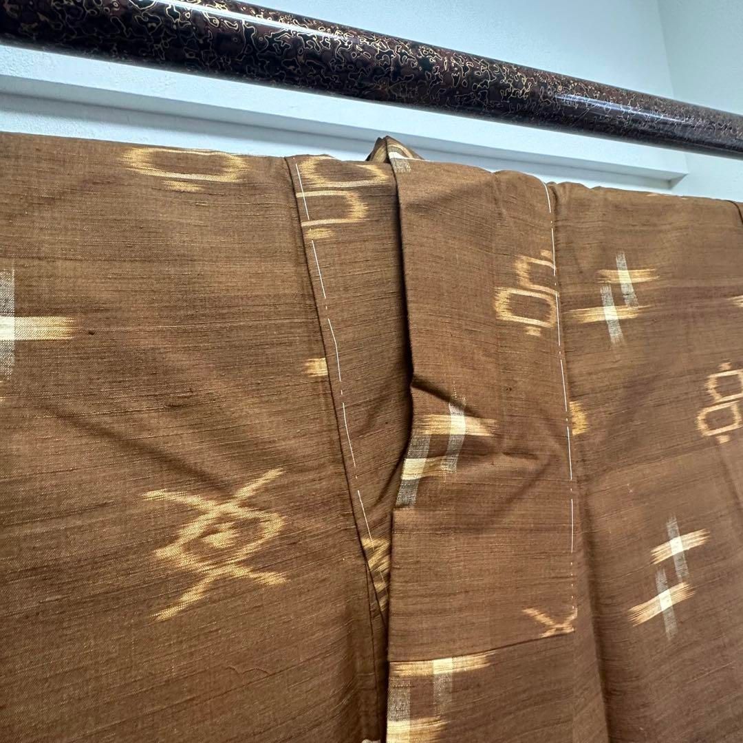 未使用 しつけ付 重要無形文化財 本場 久米島紬 着物 絣 沖縄 茶