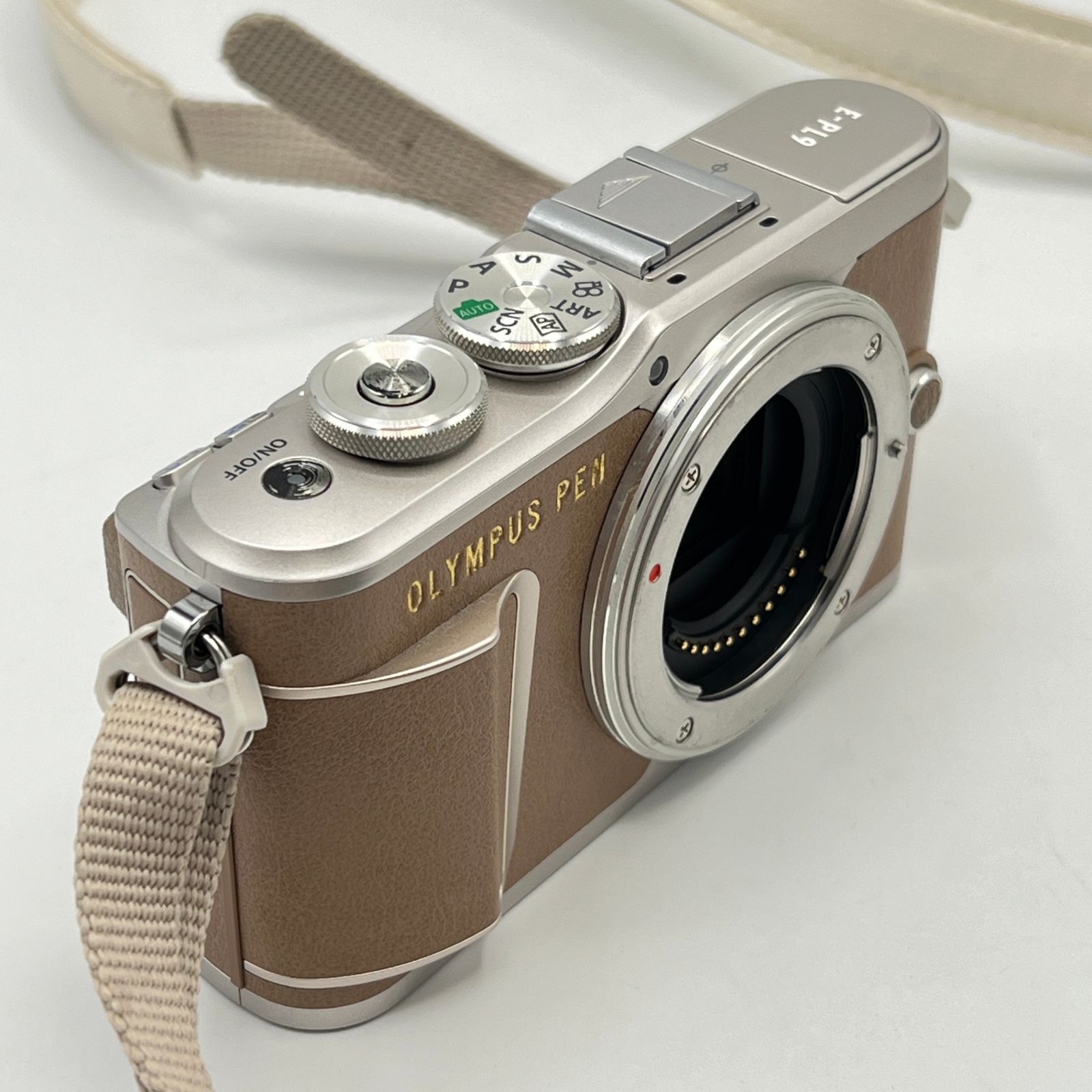 【お値下げ中】OLYMPUS E-PL9 ミラーレス一眼カメラ本体のみ ブラウン OLYMPUS E-PL9 ミラーレス一眼カメラ 本体のみ ブラウン