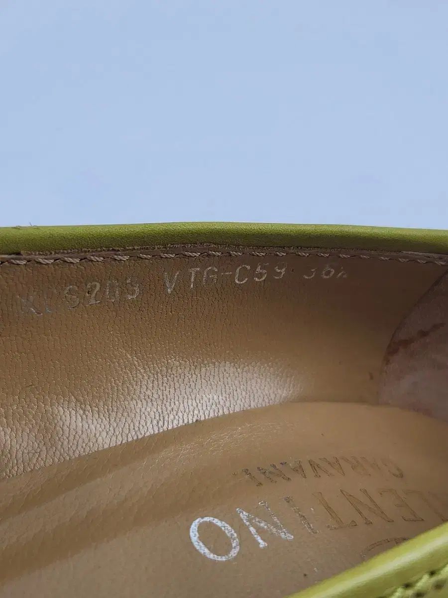 235 VALENTINO
