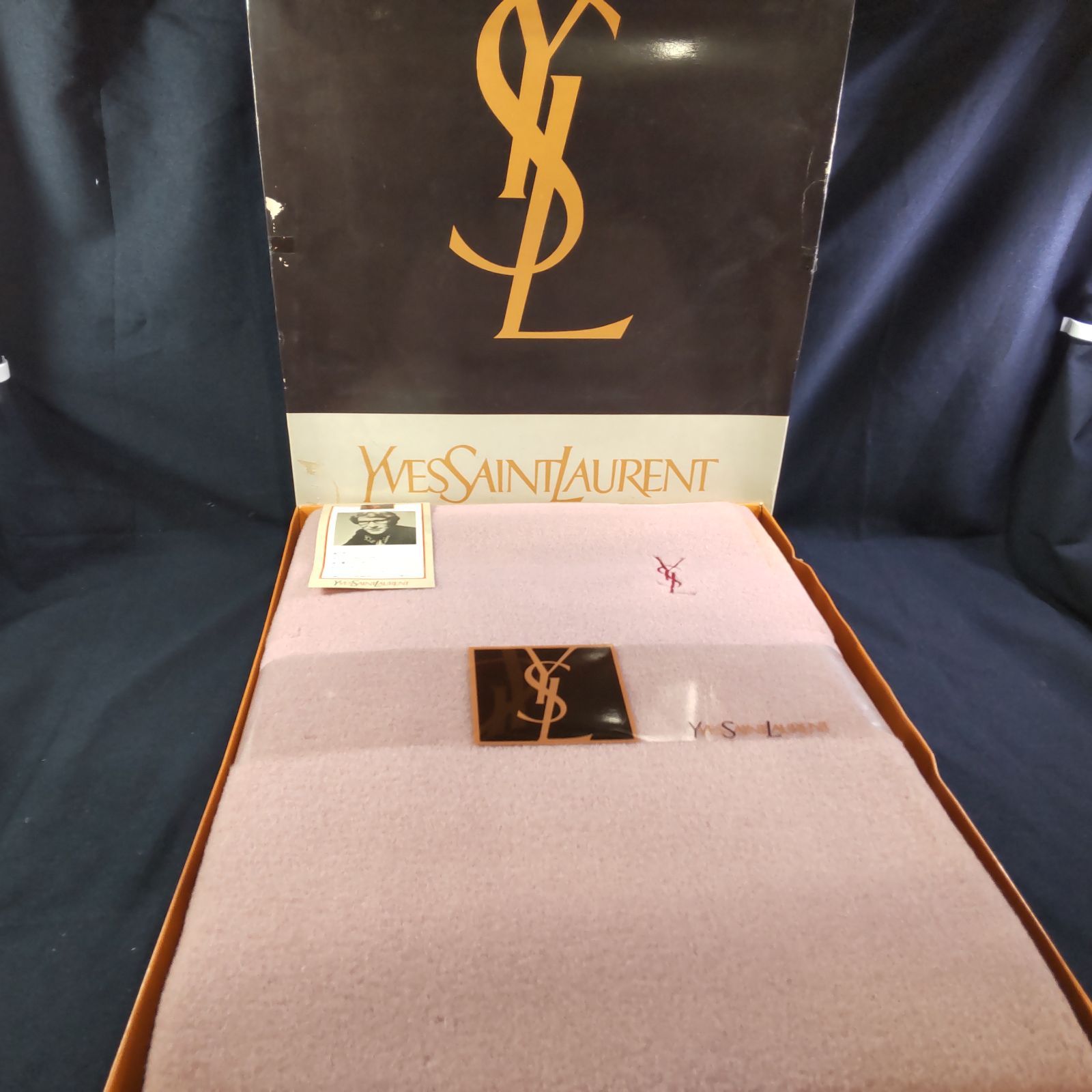 ❤️未使用❤️SAINT LAURENT ウールブランケット・毛布140×200cm ❤️未使用❤️SAINT LAURENT ウールブランケット・毛布140