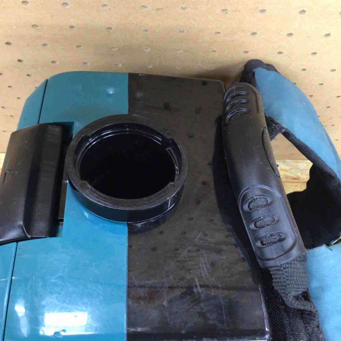 makita コードレス背負い集じん機