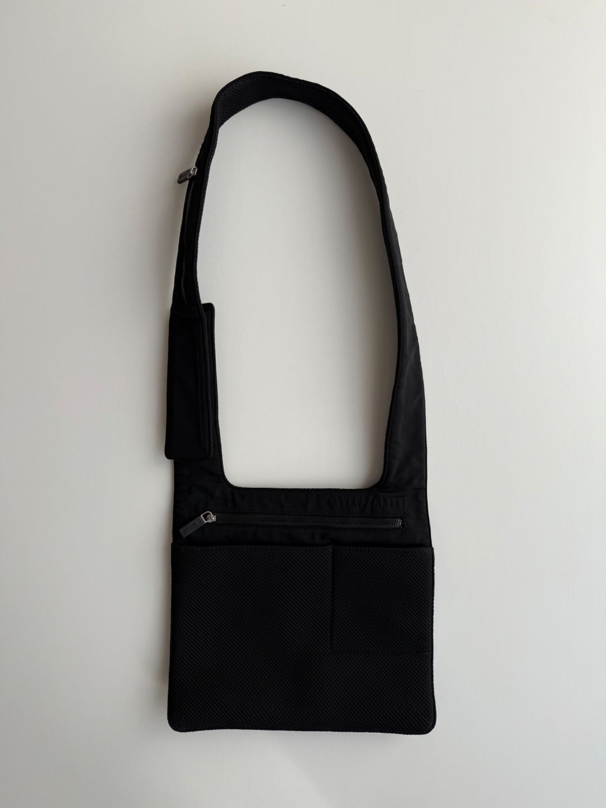 1999ss miumiu archive mesh shoulder bag黒 1999ss miumiu archive mesh shoulder bag黒 - メルカリ